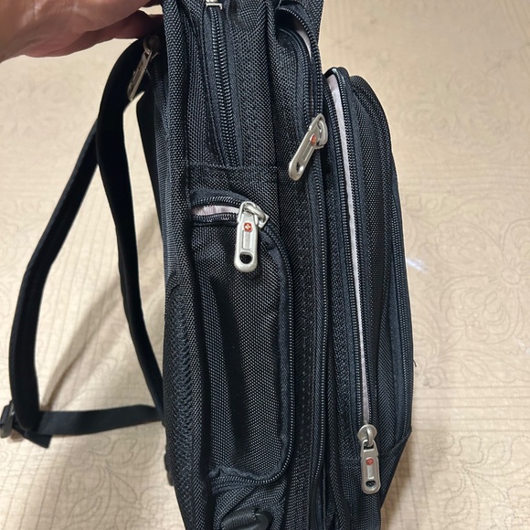 SwissGear Travel Laptop Backpack - Picture 8 of 10